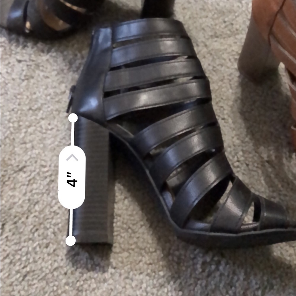 Sandals - Picture 8 of 8